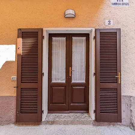Pgs Immobiliare Srls Residenza Zonza Monolocale In Centro Storico דירה *